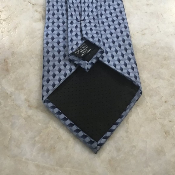 BILL BLASS SILK TIE - Picture 5 of 9